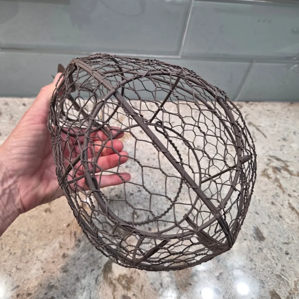 Rustic Brown Wire Chicken Egg Basket Farmhouse Kitchen Decor Hen Shape